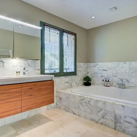 Luxury With Sea View In