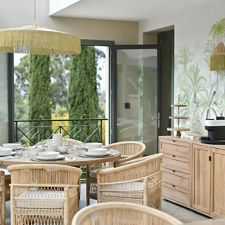 Luxury With Sea View In Holiday home Le Lavandou